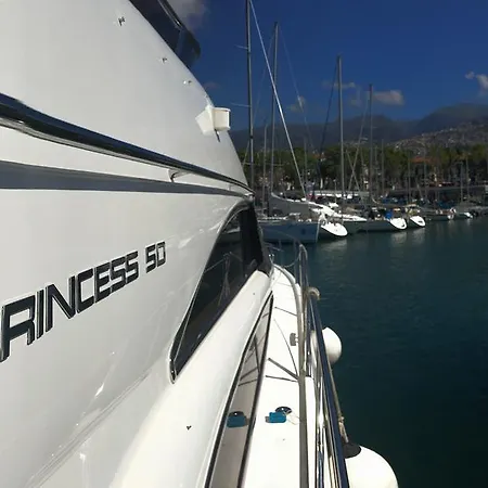 Botel Vass *